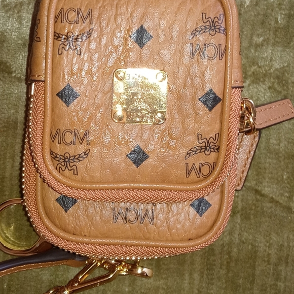 MCM Crossbody charm - Picture 3 of 8